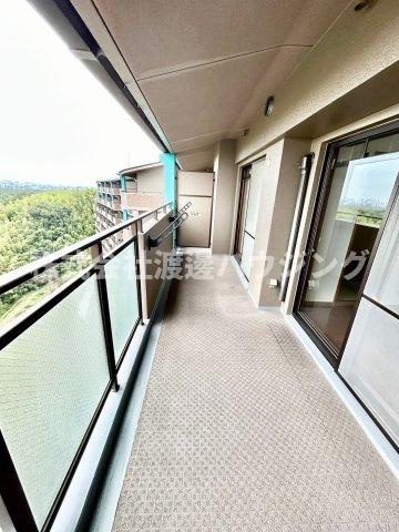 レジオンスクエア緑地公園4番館のバルコニー|南向最上階