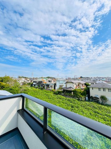 片瀬山の邸宅♪の展望|遠くまで見渡せるルーフバルコニー
※天候次第で海も見えます