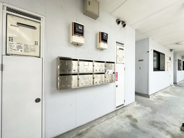 プロムナード万々のエントランス