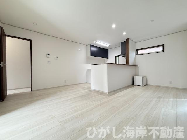 平塚市平塚３丁目　新築戸建　全15棟の居間・リビング|15帖　LDK