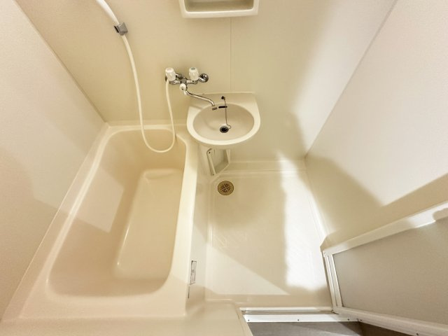 八反町ウィングの浴室