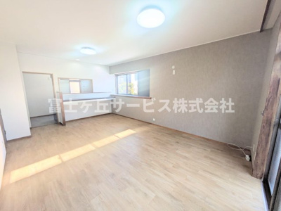 【居間・リビング】 | 磐田市大原 中古戸建て | リビングです