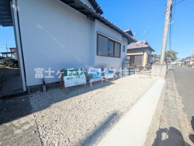 【駐車場】 | 磐田市大原 中古戸建て | １台駐車可能です