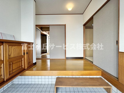 【玄関】 | 藤枝市立花2丁目 中古戸建て | 玄関ホールです