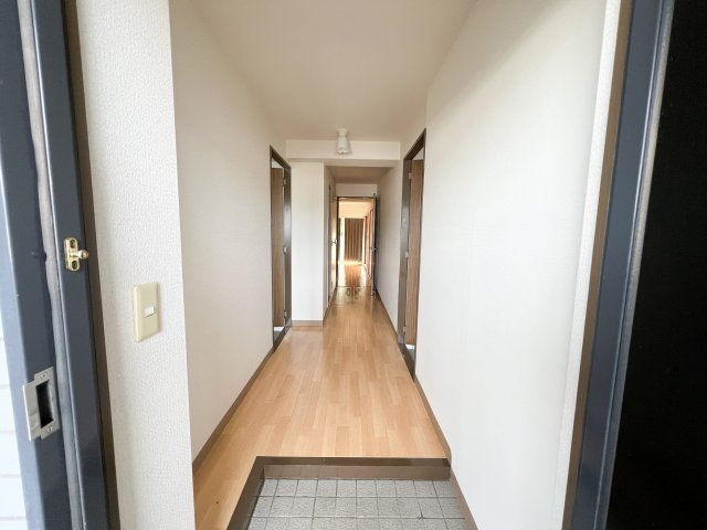 アーネスト能茶山の玄関