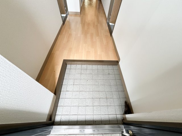 アーネスト能茶山の玄関