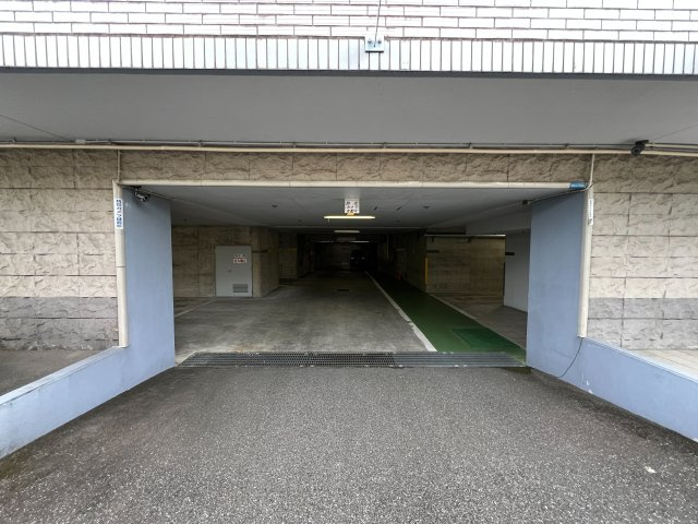 アーネスト能茶山の駐車場