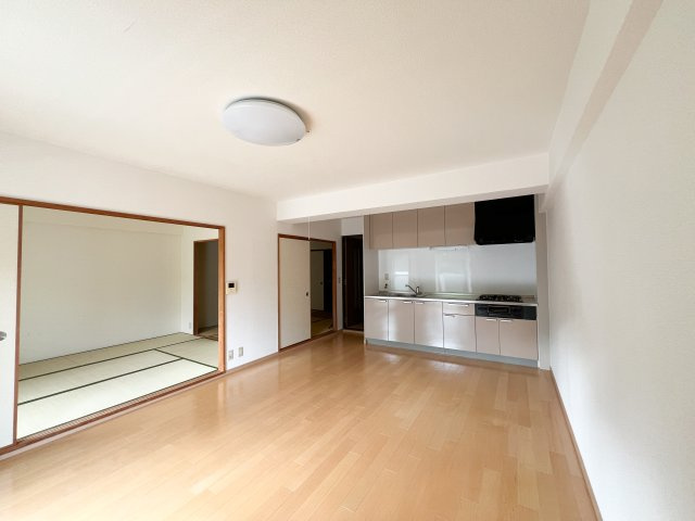 アーネスト能茶山の居間・リビング