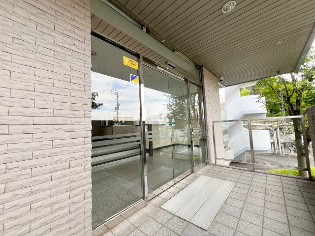 アーネスト能茶山のエントランス