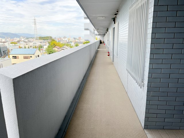 アーネスト能茶山のバルコニー