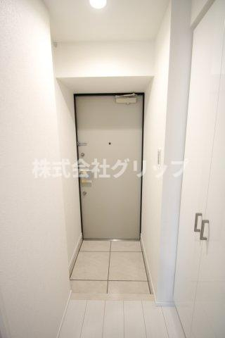 グランリーヴェル横濱NOELの玄関