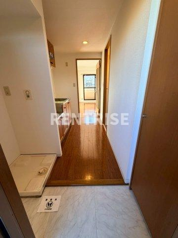 ルミエール・Eの玄関