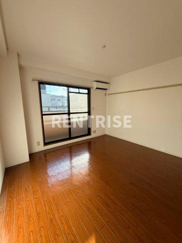 ルミエール・Eの居間・リビング