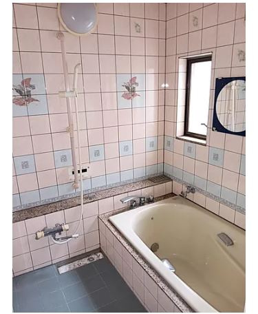 上里町七本木　中古650の浴室