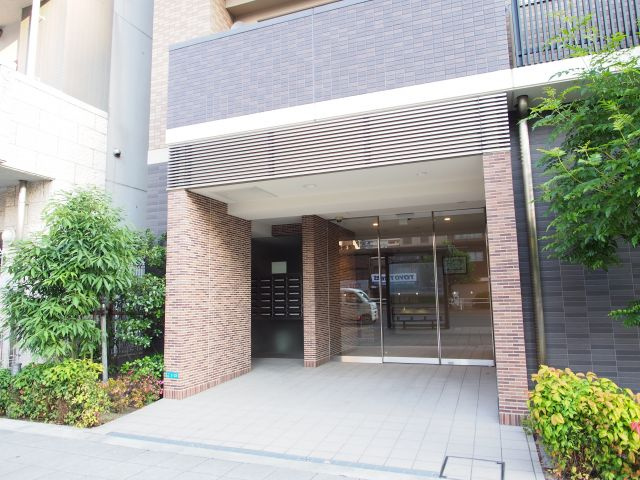 ルーチェ桜川のエントランス