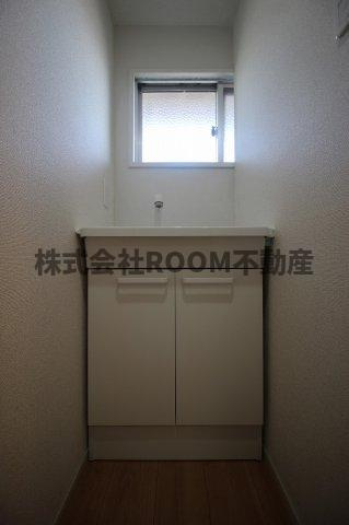 若葉苑のエントランス|建物の内部です