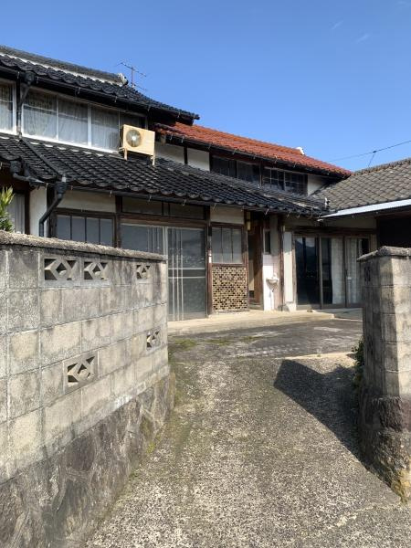 出雲市斐川町上庄原中古売戸建の玄関