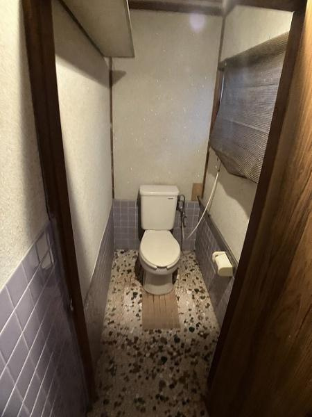 出雲市知井宮町中古戸建のトイレ