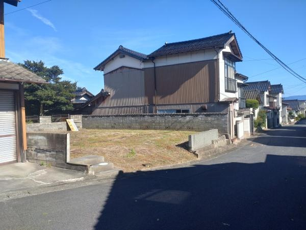 出雲市多久町　売土地の前面道路含む現地写真