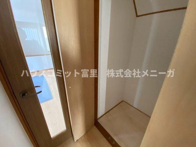 八街市希望ヶ丘　中古戸建の収納|1F廊下収納③