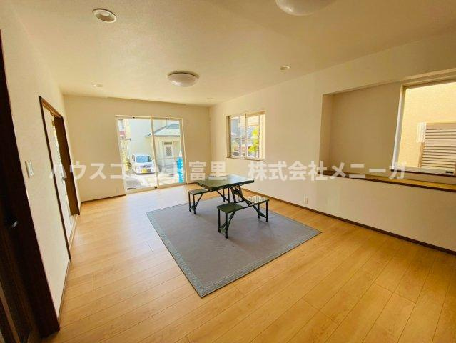 八街市希望ヶ丘　中古戸建の居間・リビング