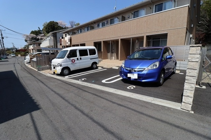 エスポワールの駐車場