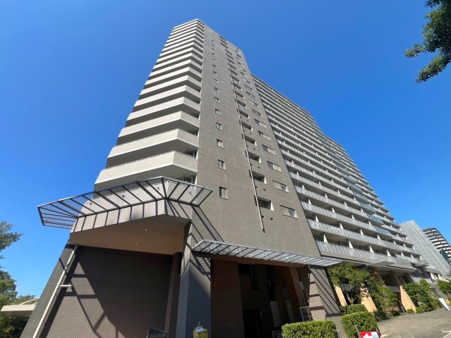 ◆２０２５年２月中旬フルリノベーション完了予定◆角住戸＆１３階部分◆ディーグラフォート千里中央の外観|外観