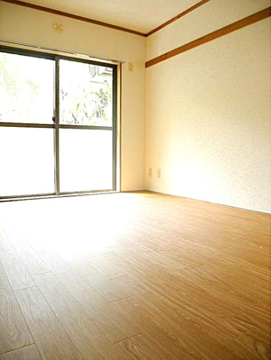 【居間・リビング】 | パストラル追浜 | 南向きのお部屋