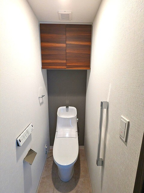 GRAND CONCIERGE浅草橋のトイレ|洗面室と別のトイレです