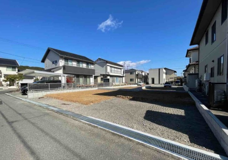 高知市針木東町の前面道路含む現地写真