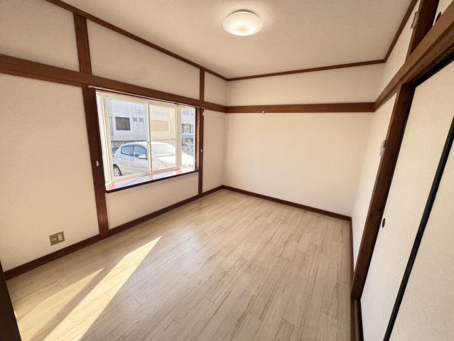 メゾン中岡の洋室