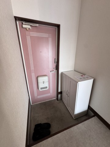 メゾン中岡の玄関