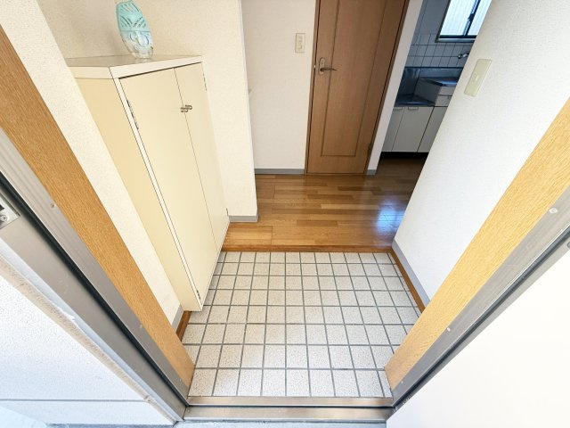 ライフ塩田の玄関