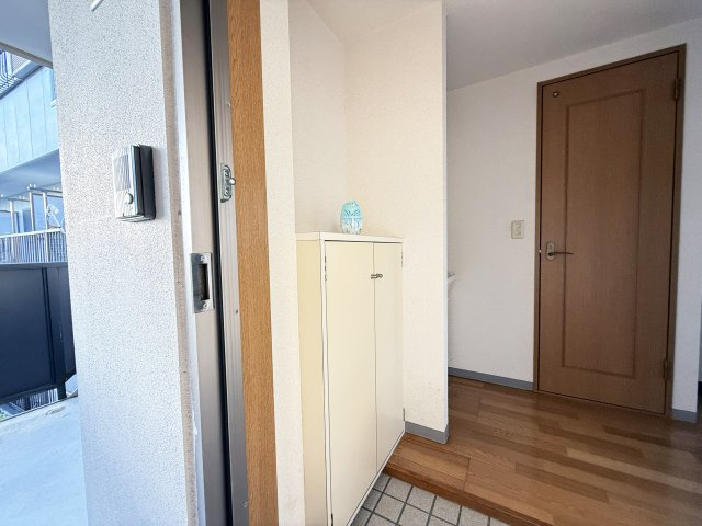 ライフ塩田の玄関