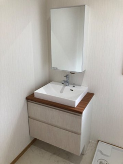 【独立洗面台】 | 【Re-Style】かまとり住宅　おゆみ野6丁目 | 小ぶりで可愛い洗面台ですが、機能性と収納力もあります！
