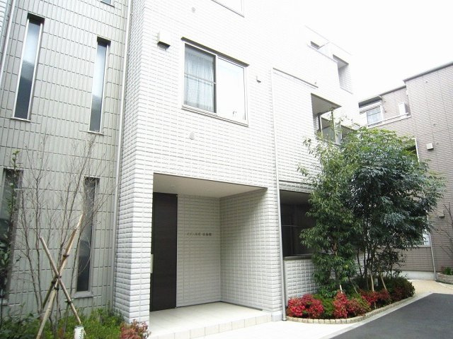 メゾン西片伍番館のエントランス