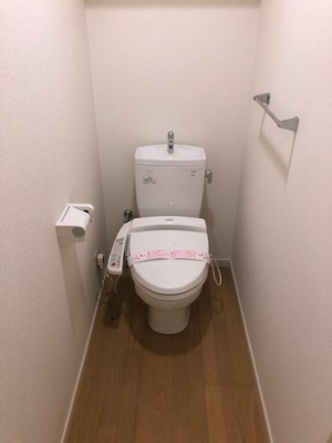 【トイレ】 | ラ・ティーダ | 温水洗浄便座