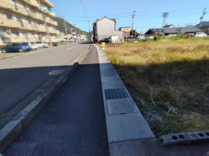 ６４２７６　岐阜市若福町土地の前面道路含む現地写真