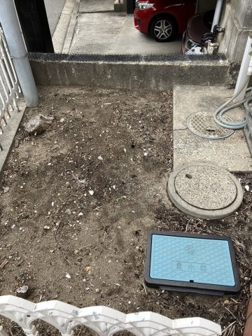 信濃町貸家の庭