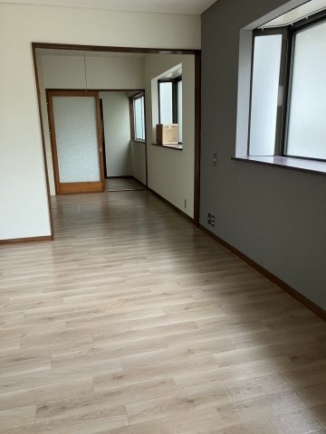 信濃町貸家の居間・リビング