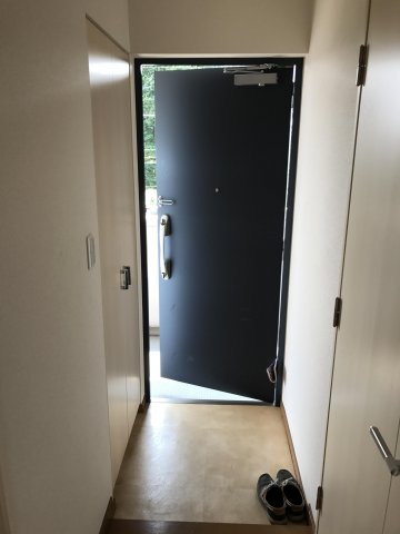 クレールプレイス佐野の玄関