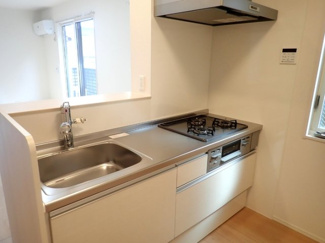 【キッチン】 | ロイヤルメゾンHYS | 対面式のシステムキッチン