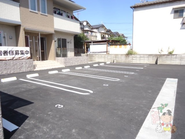 ドルチェ洲崎の駐車場