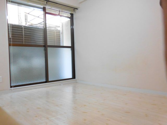 レリーサ真上の内装