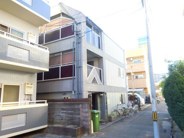 レリーサ真上の外観