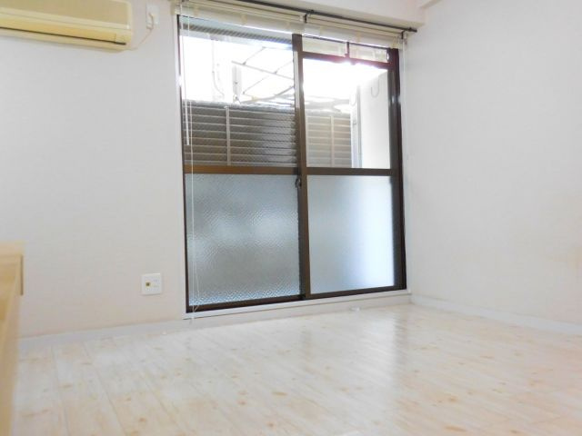 レリーサ真上の居間・リビング