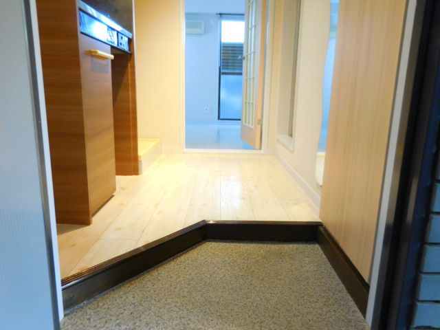 レリーサ真上の玄関