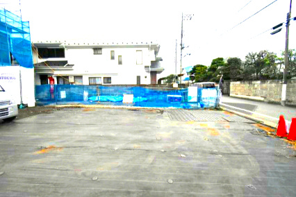 吉祥寺東町3丁目・売地の外観|カースペース2台分を余裕で確保可能な建物110平米超建築可能な広さと用途の土地です。