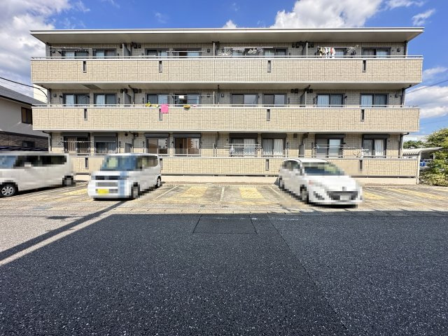 ジュネス北御座の外観