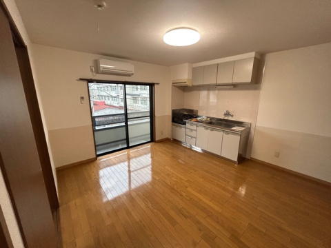 VIRAGE TAKASUの居間・リビング